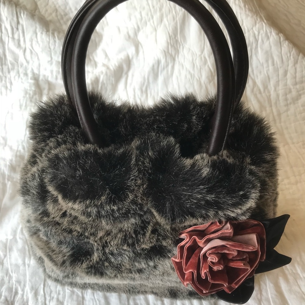 Fur Gioe purse with rosette flower